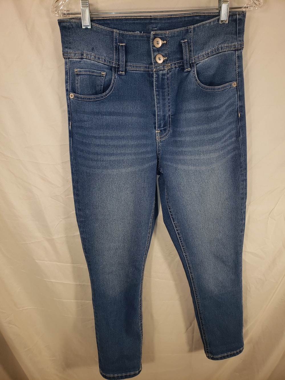No Boundaries High-Rise Slim Jeans in Medium Blue Wash